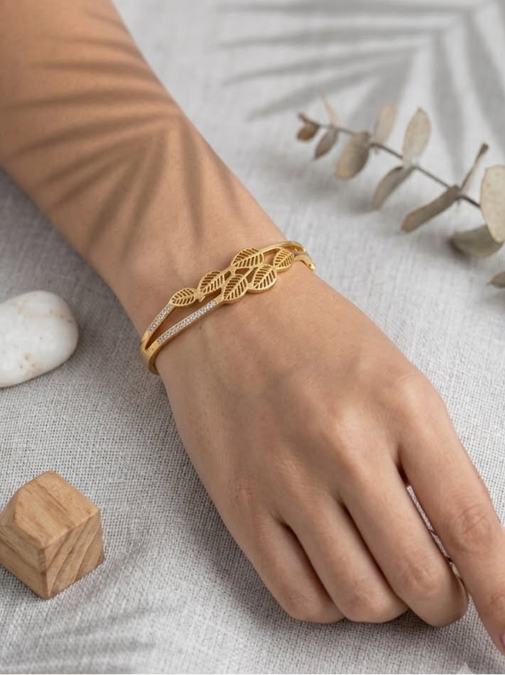 Gold Leaf Accent Bangle Bracelet - Elegant Women Jewelry